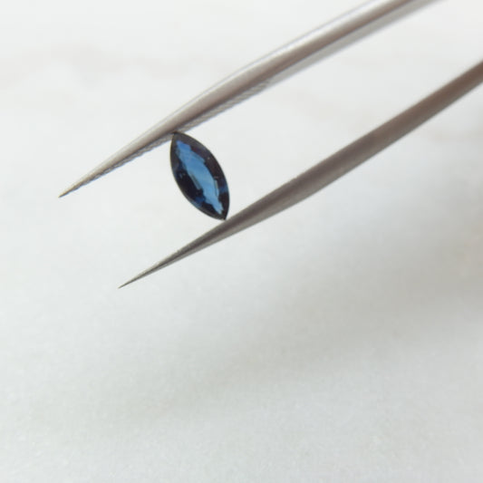 Zafiro Azul Int - 0.37 ct  - 6.8x3.2x7.9 mm
