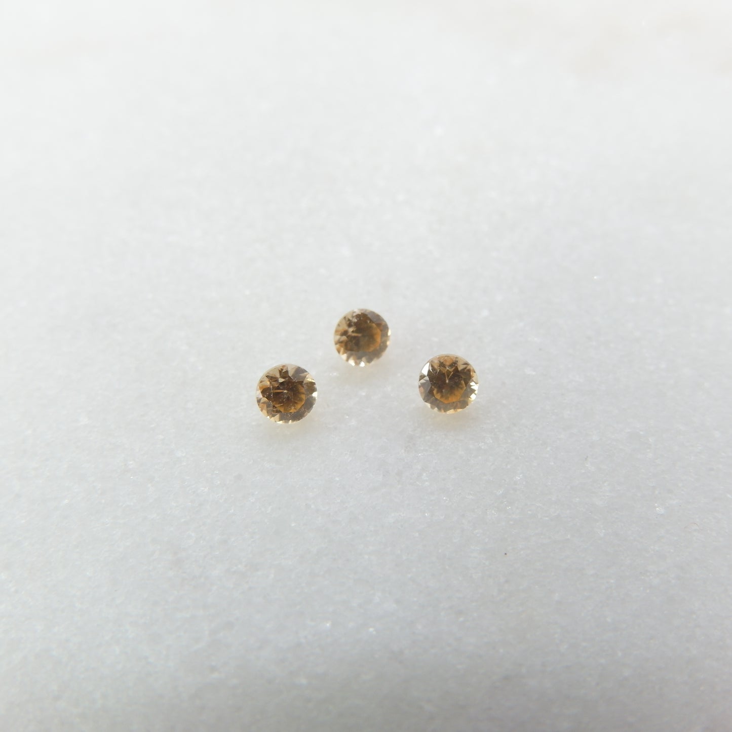 Zafiro Gold - 0.16 ct  - 1.9x1.2 mm