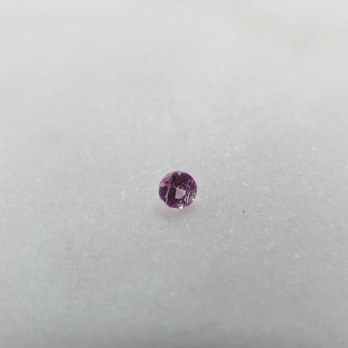 Zafiro Rosa - 0.09 ct  - 2.7x1.9 mm